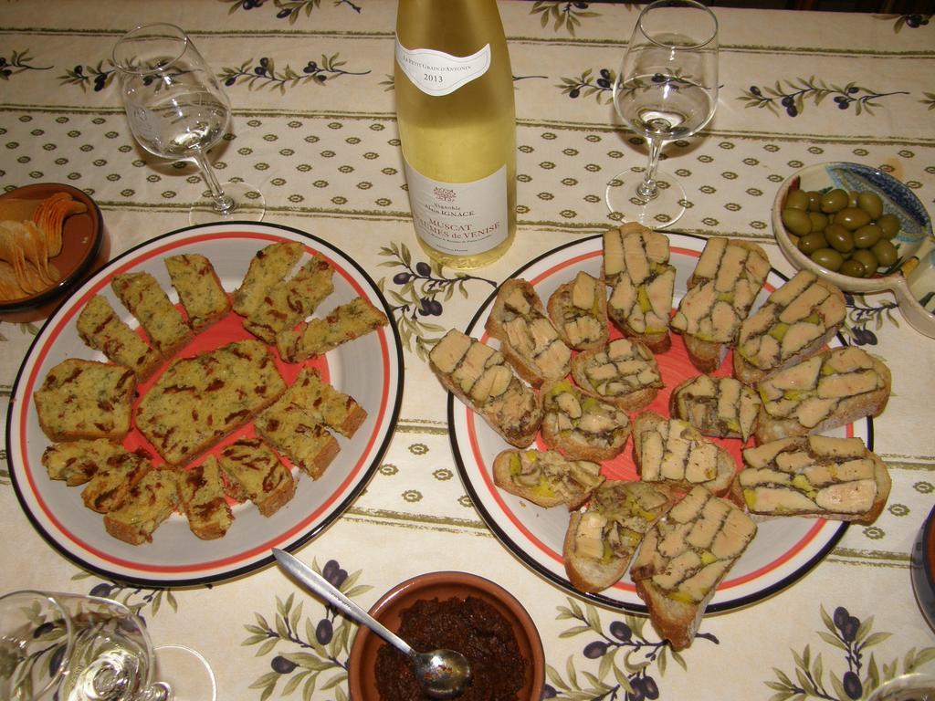 Mas De Carabelle Bed and Breakfast La Roque-Alric Εξωτερικό φωτογραφία
