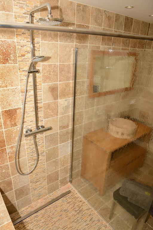 Mas De Carabelle Bed and Breakfast La Roque-Alric Δωμάτιο φωτογραφία