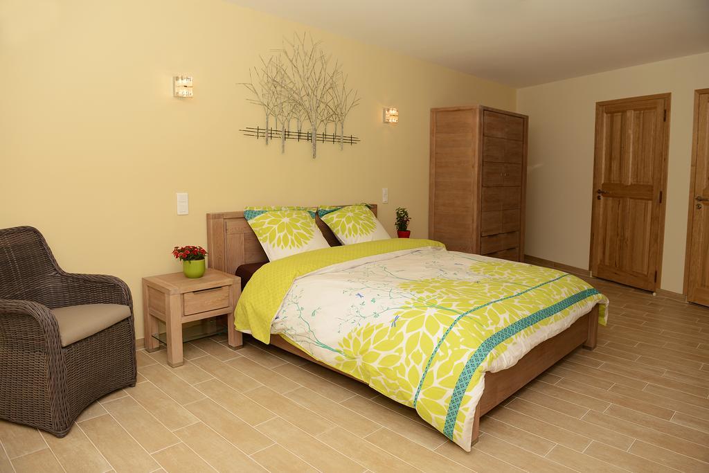 Mas De Carabelle Bed and Breakfast La Roque-Alric Δωμάτιο φωτογραφία
