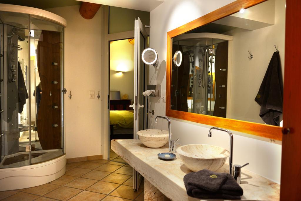 Mas De Carabelle Bed and Breakfast La Roque-Alric Δωμάτιο φωτογραφία