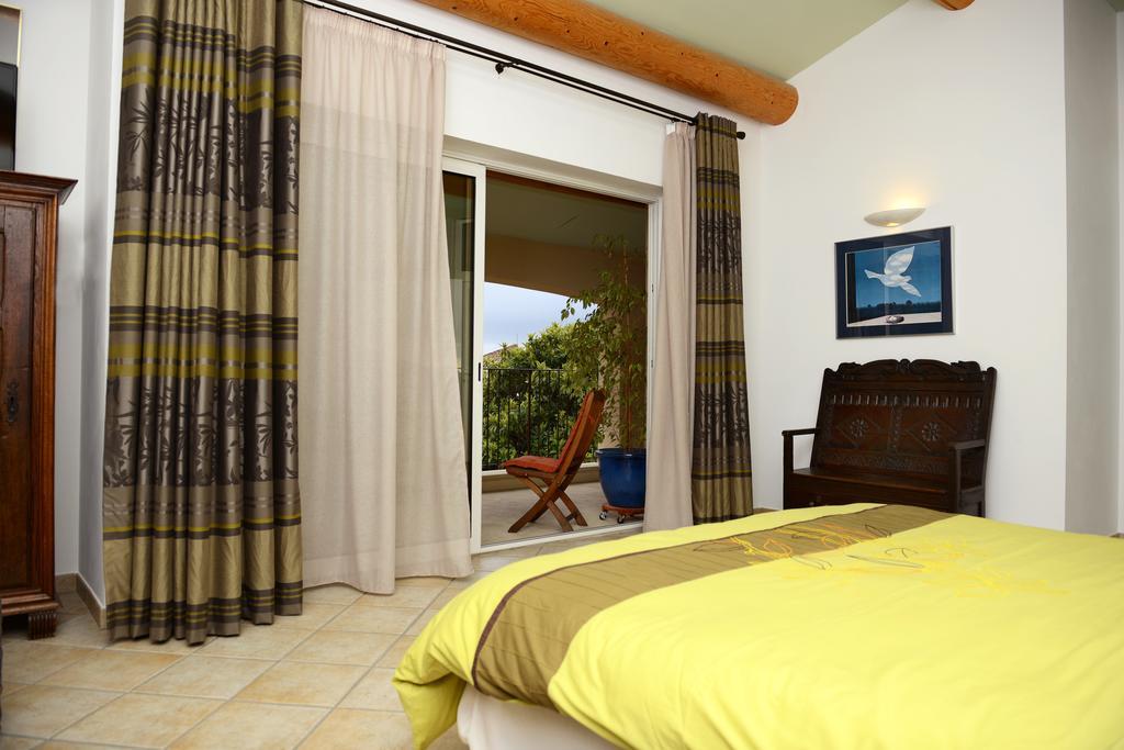 Mas De Carabelle Bed and Breakfast La Roque-Alric Δωμάτιο φωτογραφία