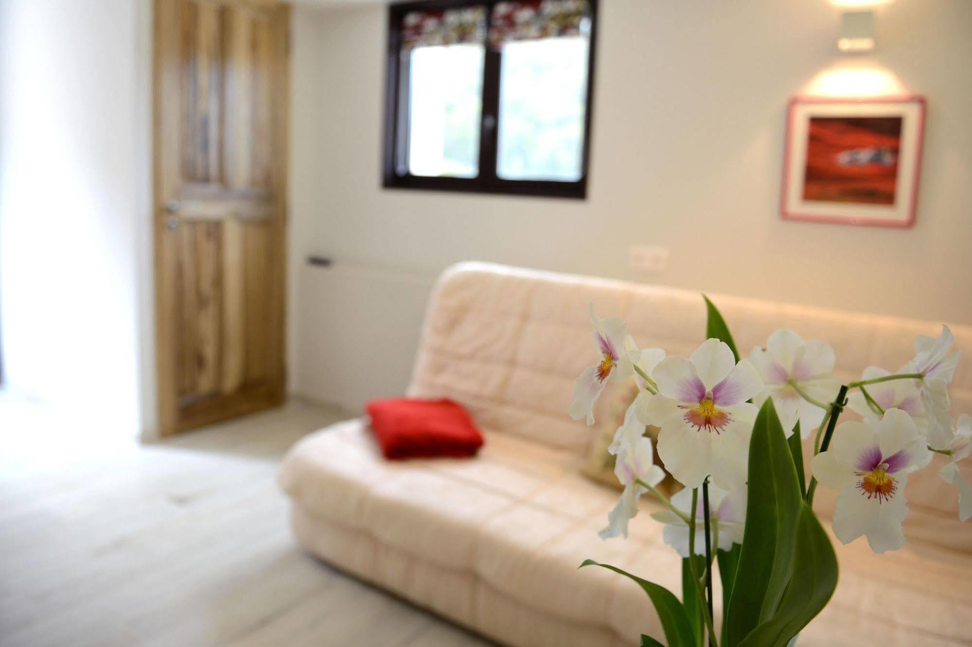 Mas De Carabelle Bed and Breakfast La Roque-Alric Εξωτερικό φωτογραφία