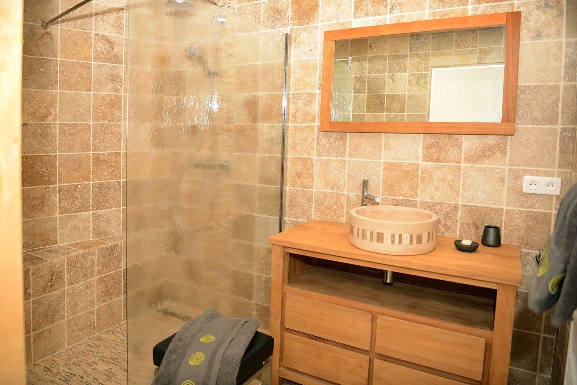 Mas De Carabelle Bed and Breakfast La Roque-Alric Εξωτερικό φωτογραφία